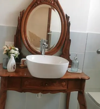 L'oasi Di *